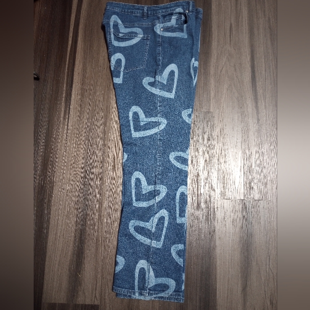 Versona Stretch Jeans - Picture 2 of 8